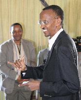 Rwandan President Kagame casts vote
