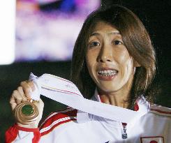 Japan's Reiko Tosa comes in 3rd in women's marathon