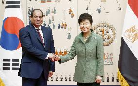 Egyptian president in Seoul