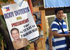 Philippines readies for Monday's presidential election