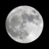 Supermoon lights up sky in Japan