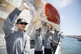 Icebreaker Shirase leaves Australia for Antarctica