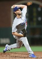 Baseball: Dodgers end 11-game skid, clinch playoff spot
