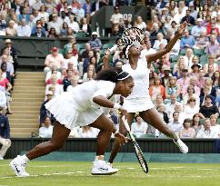 Williams sisters win Wimbledon doubles title