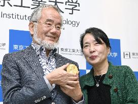 Nobel laureate Ohsumi returns home