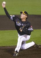 Baseball: Higashihama outduels Kishi as Hawks beat Eagles