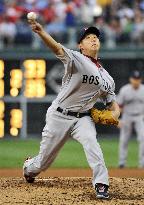 Matsuzaka flirts with no-hitter as BoSox top Phils