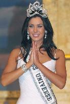 Canadian Natalie Glebova crowned Miss Universe 2005