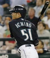 Ichiro homers against Royals