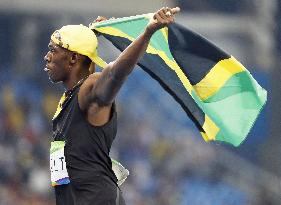 Olympics: Bolt wins 3rd consecutive 100m gold