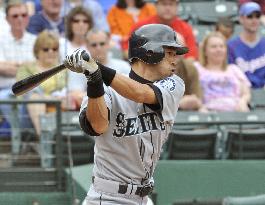 Mariners' Ichiro 1-for-4 against Rangers