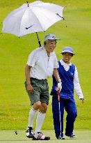 DPJ quake task force deputy head plays golf in Philippines