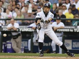 Seattle Mariners Ichiro extends hitting streak to 15 games