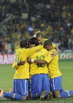 Brazil beat Chile in World Cup 2nd round