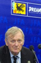 Former Japan coach Osim doesn't want to die on the bench