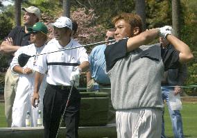 (3)Masters players in practice round