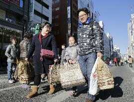 Japanese manufacturers, stores step up marketing to Chinese tourists