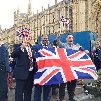 Britain votes to leave EU, Cameron to step down