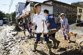 Powerful typhoon in Japan