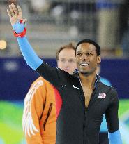 Davis wins gold in men's 1,000m speed skating