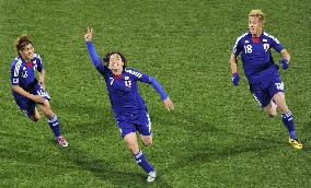 Japan overpower Denmark to cruise into last 16