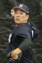 Baseball: Tanaka at Yankees spring training