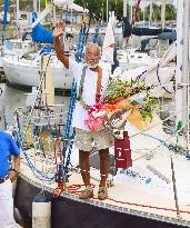 76-yr man ends solo voyage