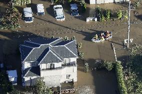 Powerful typhoon in Japan
