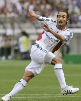 Nakata's 11 draw with World Stars in charity match