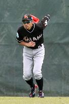 Baseball: Ichiro's behind-the-back catch