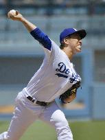 Maeda picks up 8th win as Dodgers beat Padres