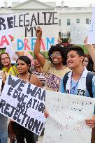 Trump to end Obama program protecting young immigrants
