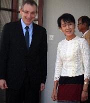 EU announces more aid for Myanmar reforms