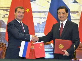 China, Russia vow to boost strategic partnership