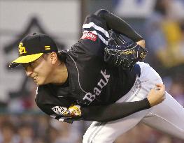 Baseball: Higashihama outduels Kishi as Hawks beat Eagles