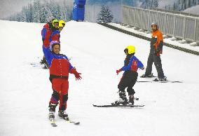 Egypt sees snow at Africa's first indoor ski slope