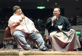 Sumo: Hakuho-Konishiki talk show