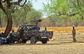 S. Sudan soldiers near border