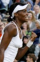 Venus Williams secures 4th-round place at Wimbledon