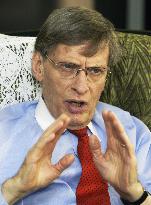 Selig gives thumbs up to level of play in Japan