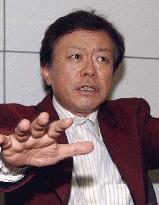 (1) Journalist Naoki Inose