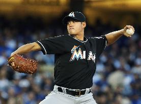 Chen gets 1st win as Marlins beat Dodgers