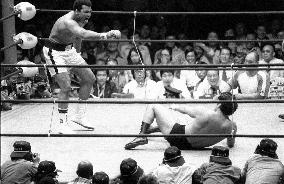 World mourns boxing legend Muhammad Ali