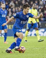 Soccer: Everton beat Leicester 2-0