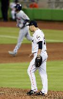 Baseball: Astros beat Marlins 7-2