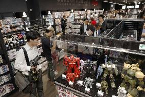 Official Gundam plastic models store to open in Tokyo