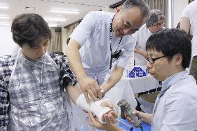 Veteran private doctors to train youngsters