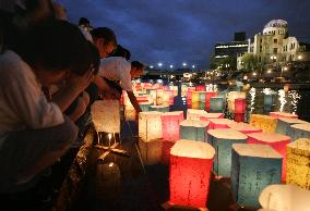 Hiroshima marks A-bomb anniversary, lanterns floated in memory