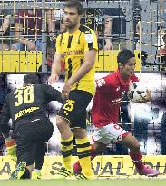 Soccer: Muto scores in Mainz' loss to Dortmund