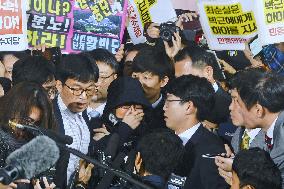 Key figure in S. Korea scandal appears before prosecutors, apologizes